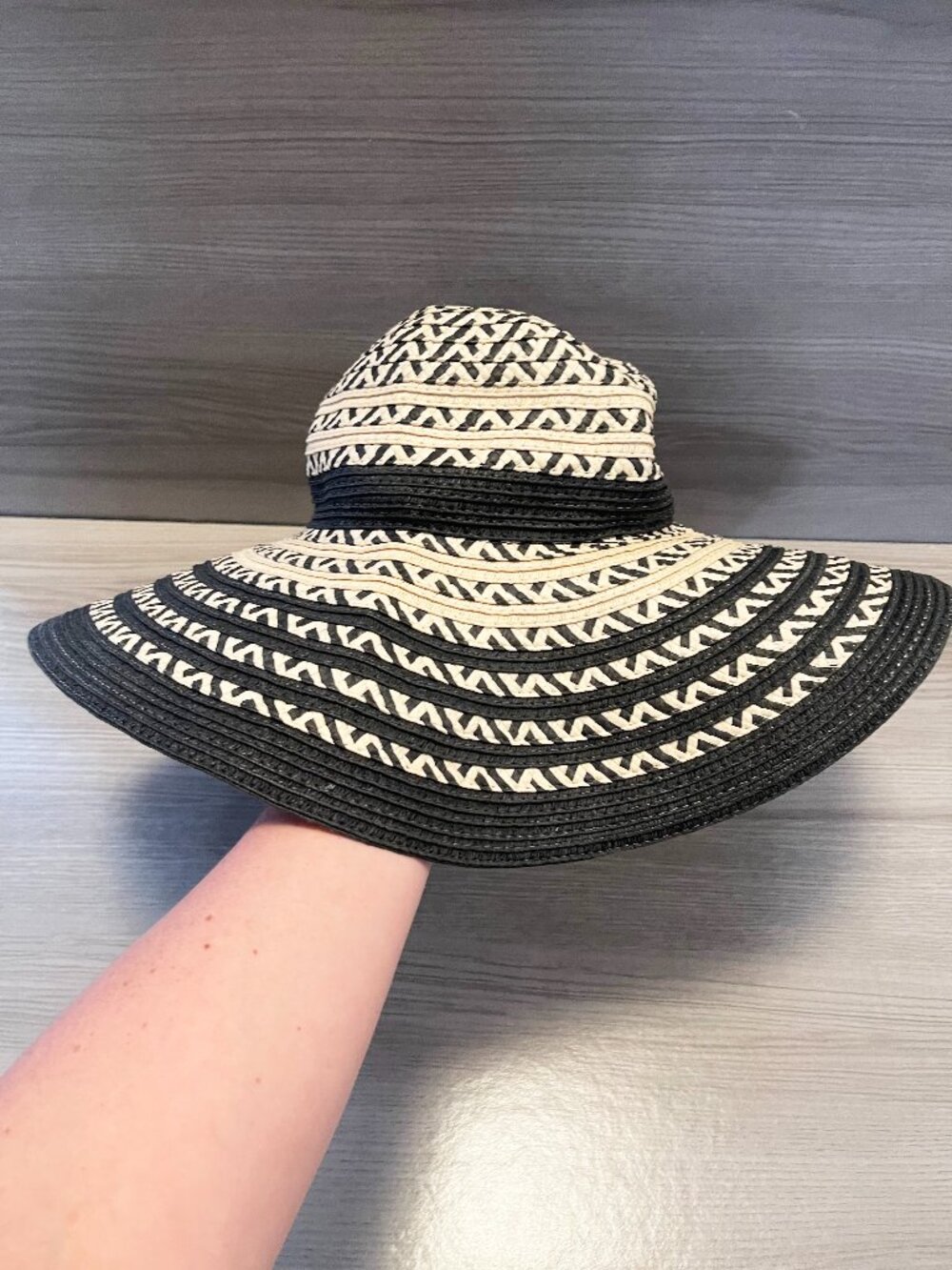 Express Black & Natural Wide Brim Straw Sun Hat Boho Beach Resort One Size